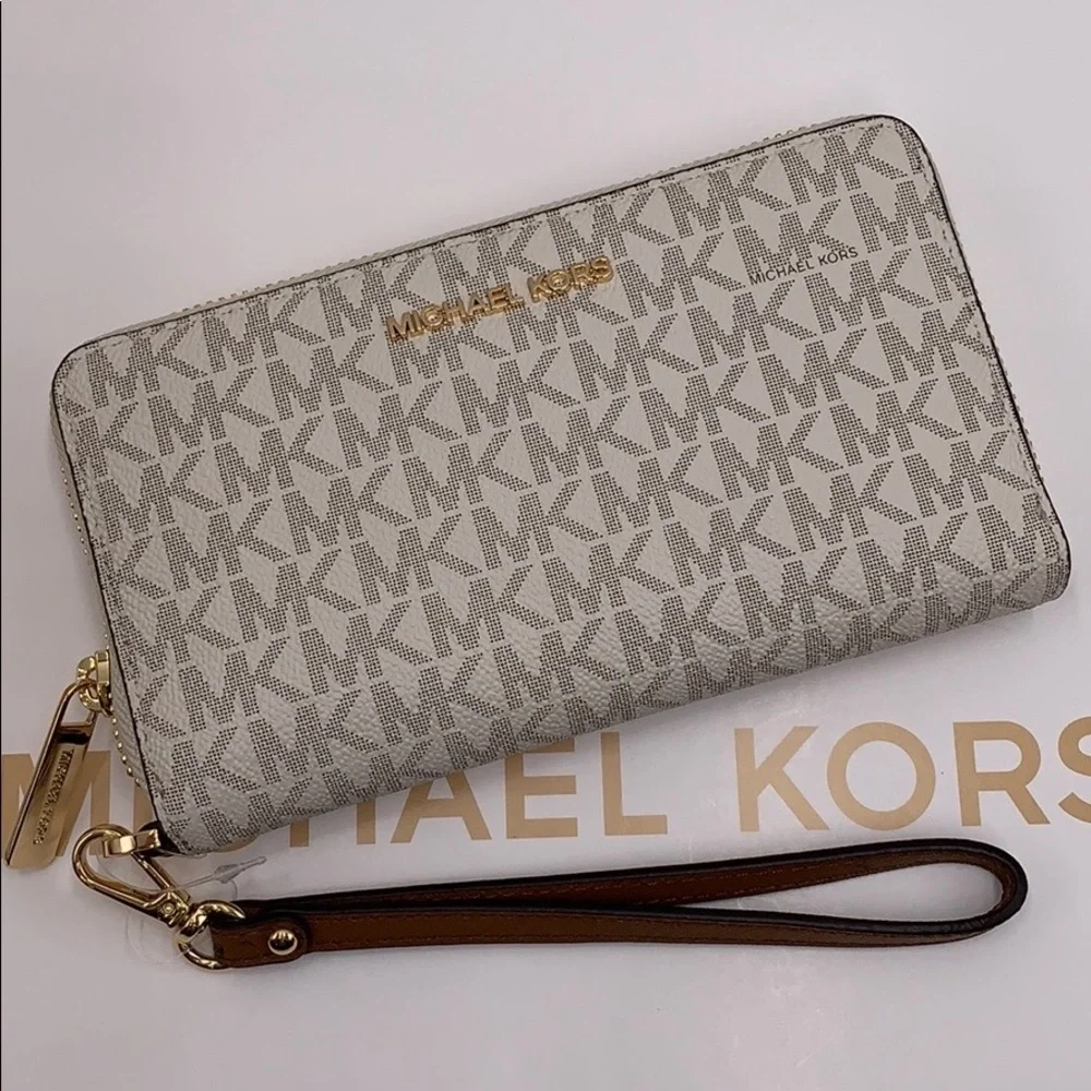 Michael Kors Jet Set Travel Phone Wallet Wristlet